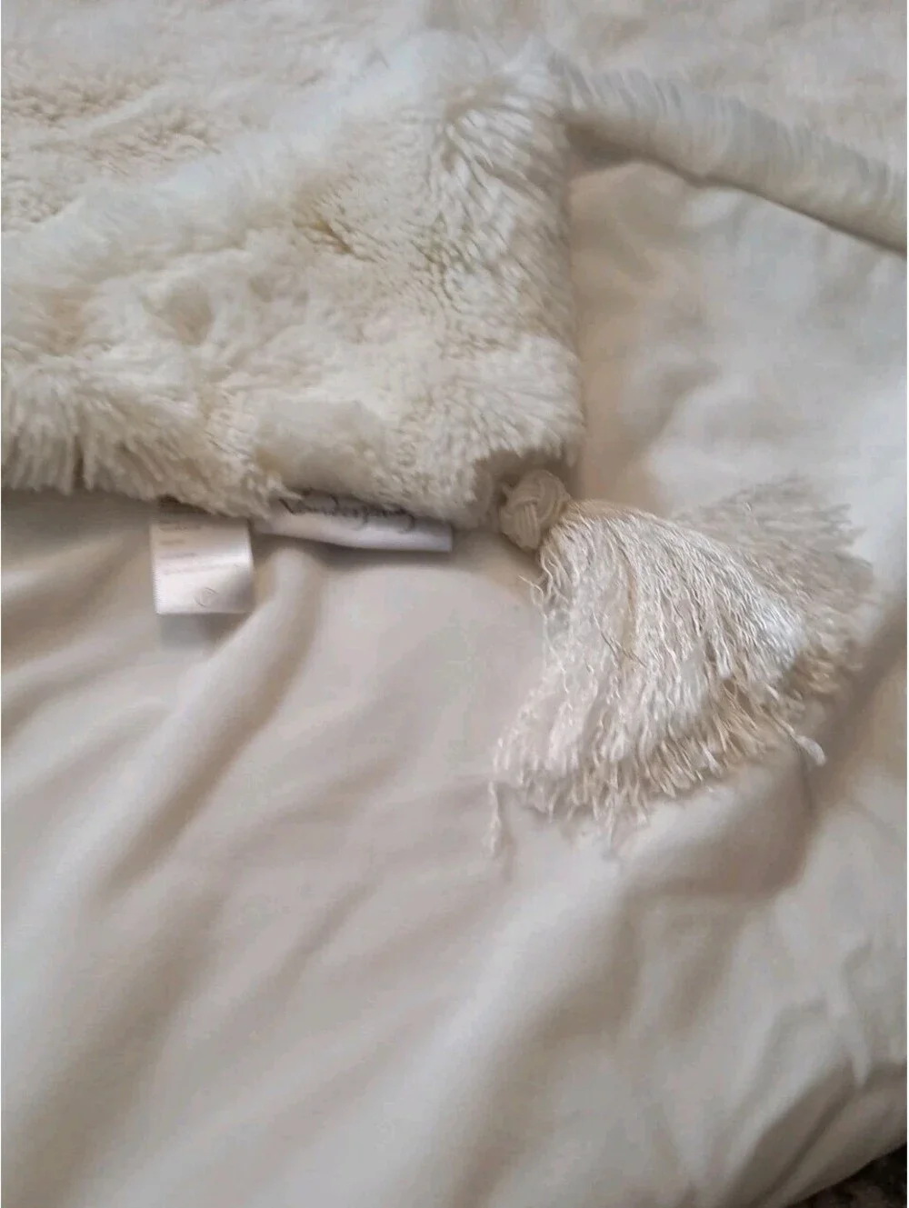 Lisa Vanderpump Faux Fur Throw Blanket Ivory White 60x50 Tassel Bed Runner Soft